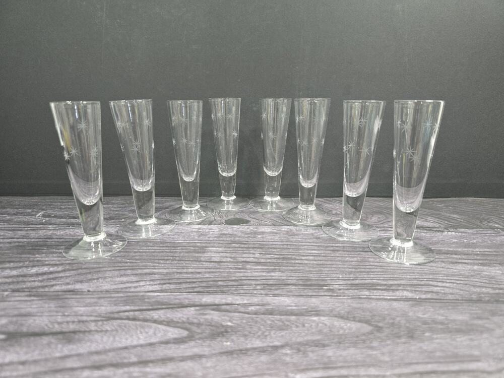Set of 8 Vintage MCM Starburst Glasses C G Quartzex Star Dust footed Cordial 5"